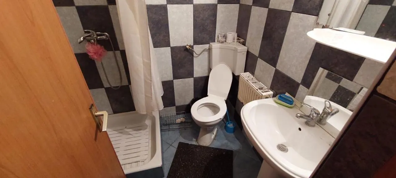 Studio Bucuresti 0*, Bukareszt
